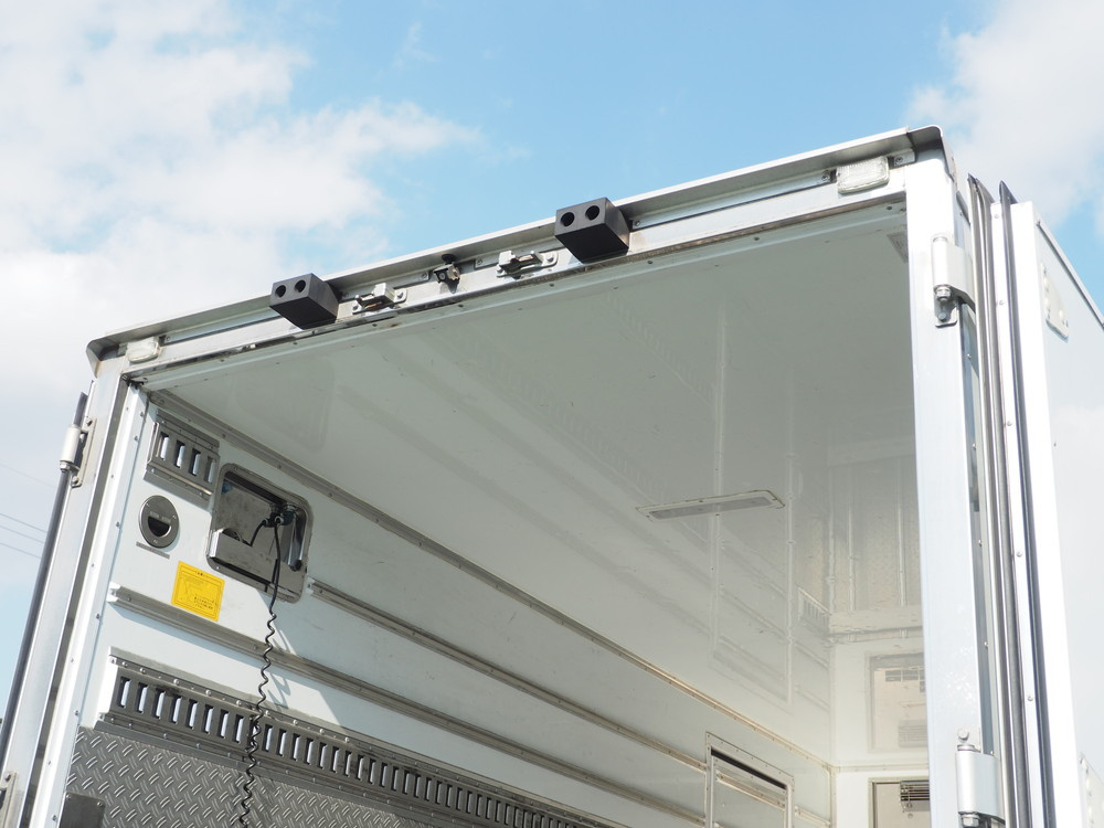 いすゞ エルフ 冷凍バン 小型 TPG-NMR85AN 年式 H28[写真14]