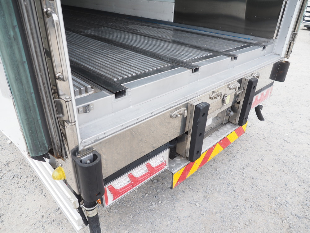 日野 プロフィア 冷凍バン 大型 2DG-FW1AHJ 年式 R1[写真18]