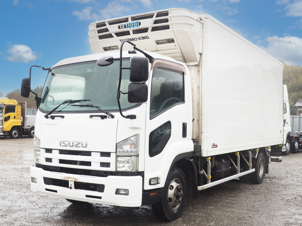 いすゞ フォワード 冷凍バン 中型 TKG-FRR90S1 年式 H25[写真01]