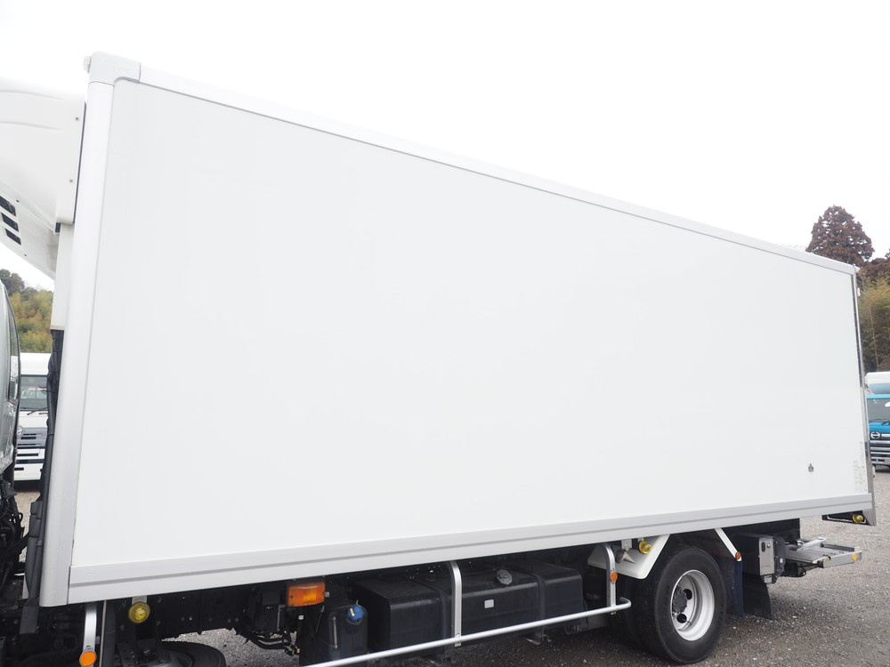 いすゞ フォワード 冷凍バン 中型 2PG-FRR90T2 年式 H30[写真11]