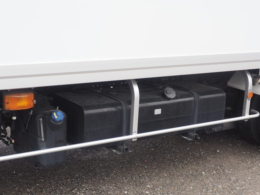 いすゞ フォワード 冷凍バン 中型 2PG-FRR90T2 年式 H30[写真12]