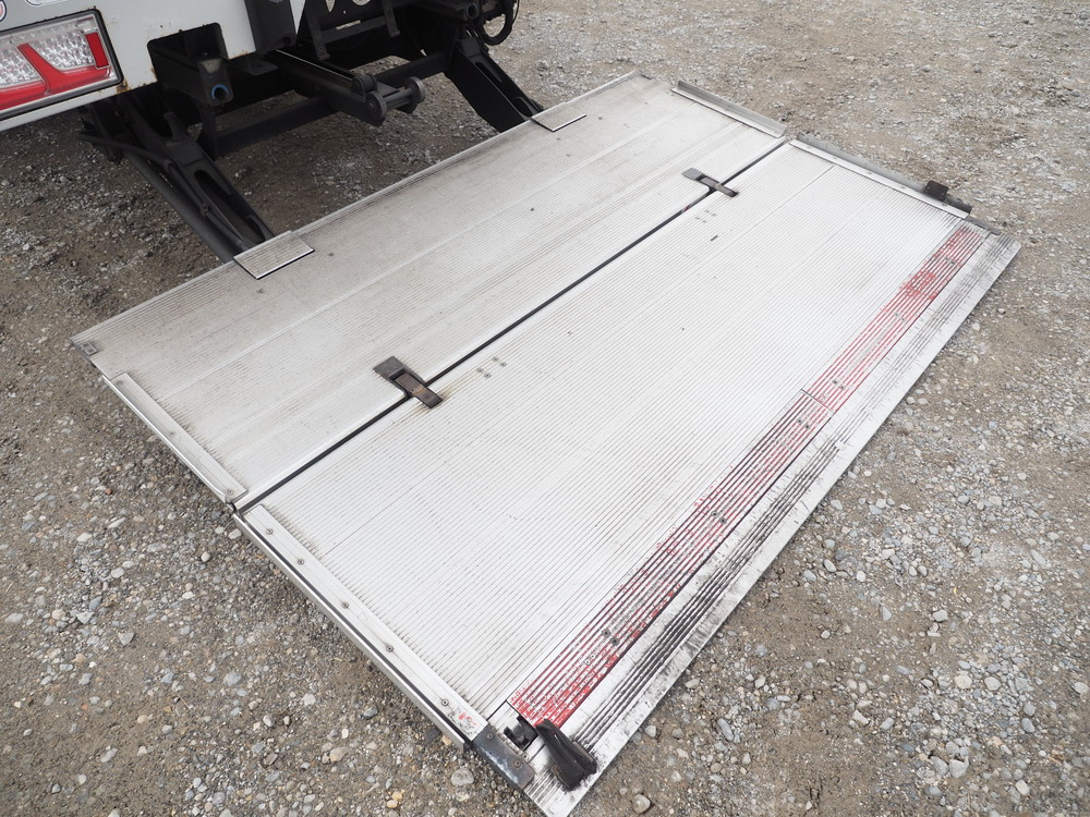 いすゞ ギガ ウイング車 大型 2PG-CYJ77C 年式 R3[写真33]