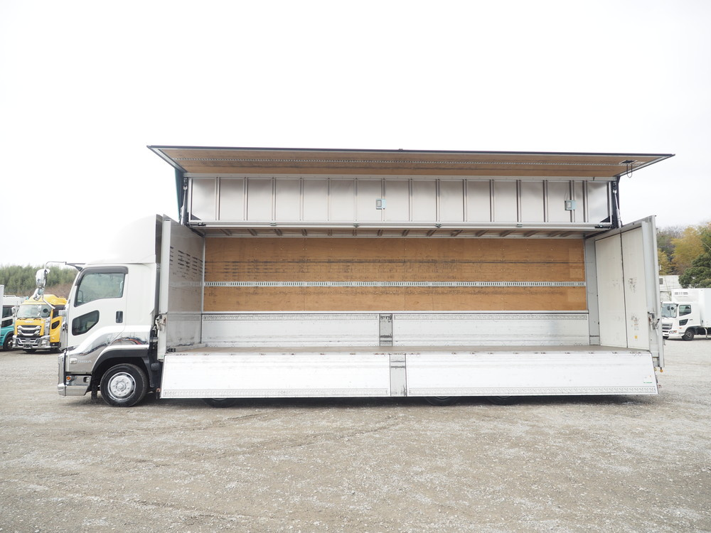 いすゞ ギガ ウイング車 大型 2PG-CYJ77C 年式 R3[写真18]