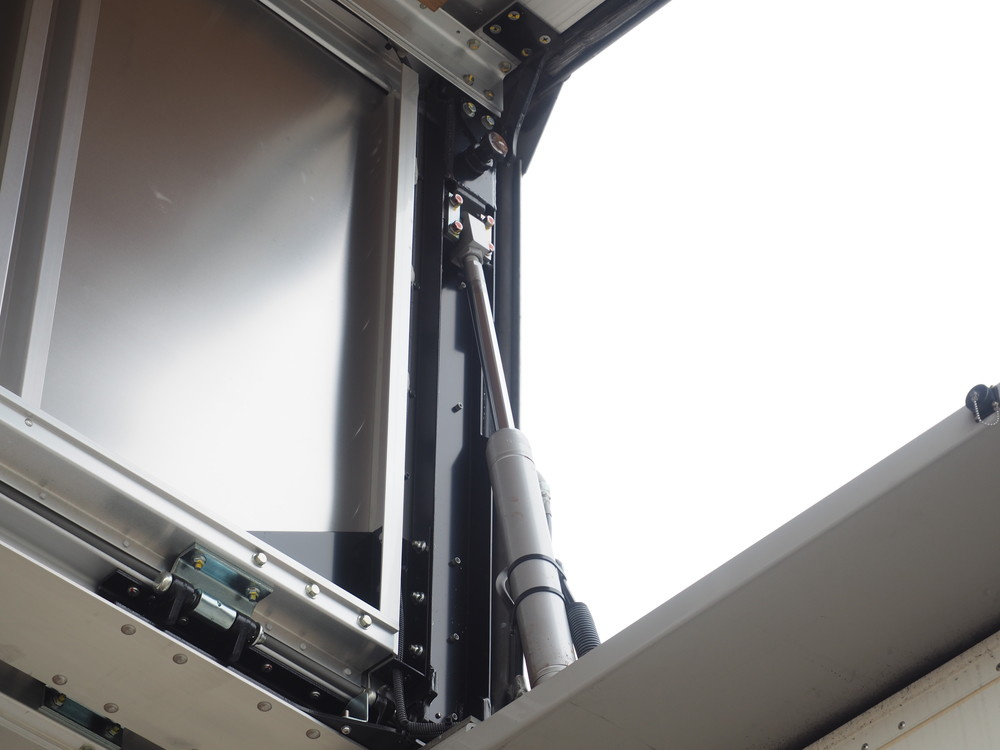 いすゞ ギガ ウイング車 大型 2PG-CYJ77C 年式 R3[写真20]