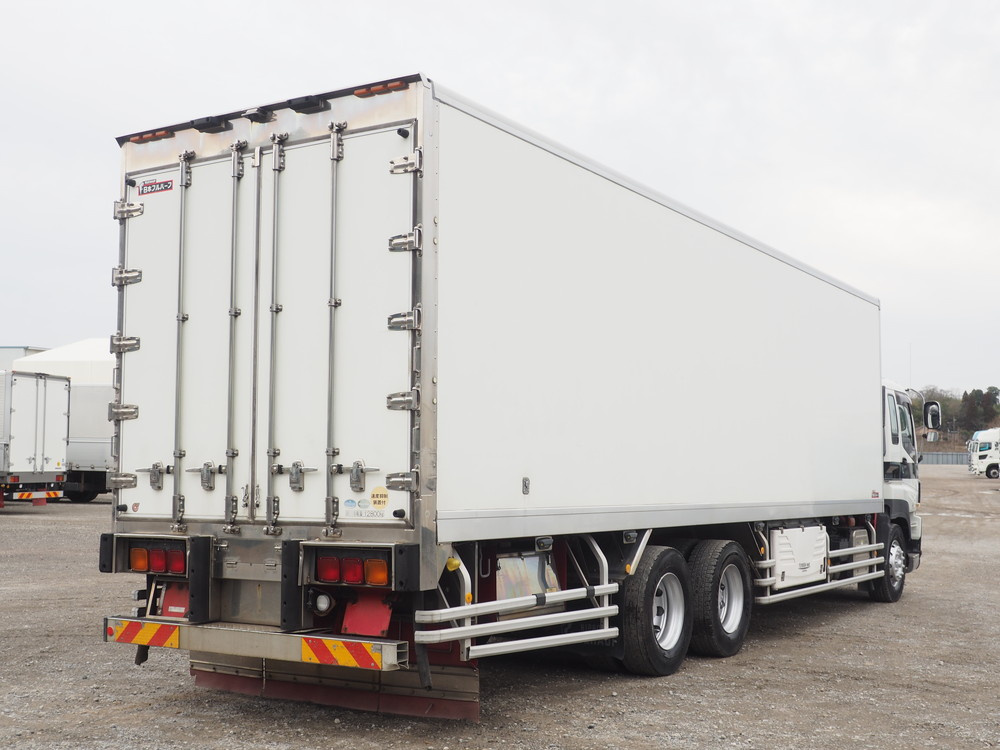 いすゞ ギガ 冷凍バン 大型 QKG-CYL77A 年式 H25[写真04]