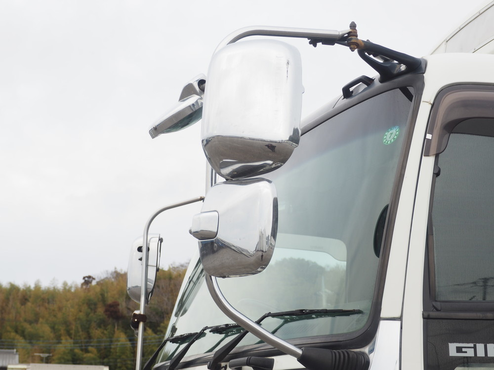 いすゞ ギガ 冷凍バン 大型 QKG-CYL77A 年式 H25[写真08]