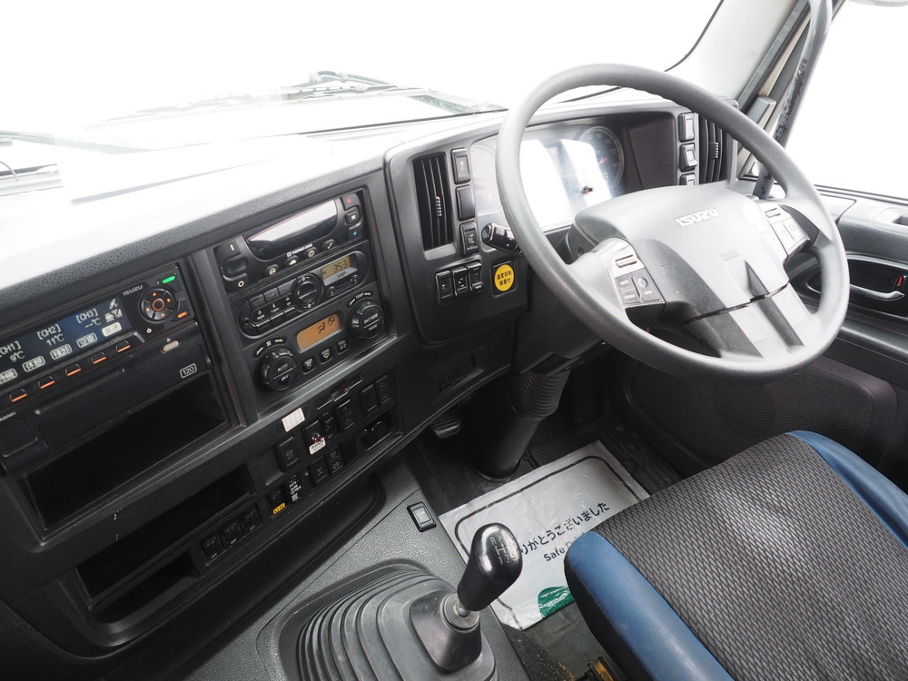 いすゞ ギガ 冷凍バン 大型 QKG-CYJ77B 年式 H29[写真27]