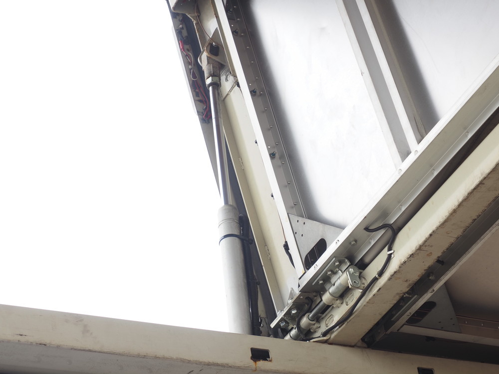 三菱ふそう ファイター ウイング車 中型 TKG-FK64F 年式 H27[写真13]