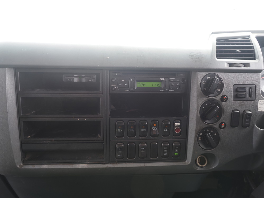 三菱ふそう ファイター ウイング車 中型 TKG-FK64F 年式 H27[写真29]