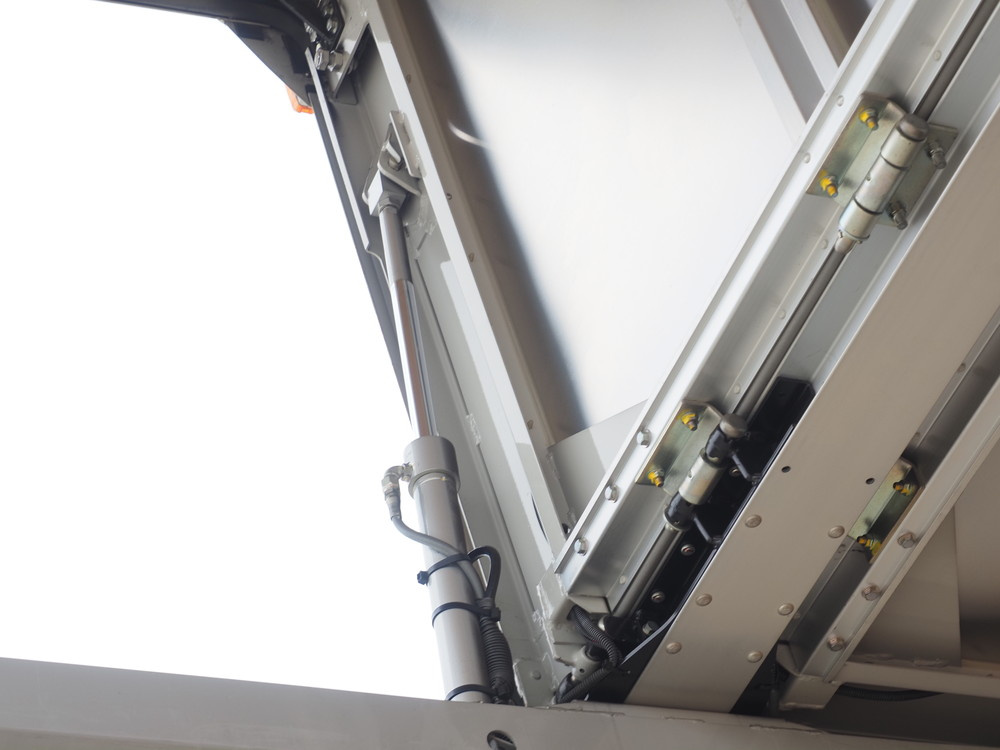 いすゞ フォワード ウイング車 中型 TKG-FRR90S2 年式 H28[写真10]