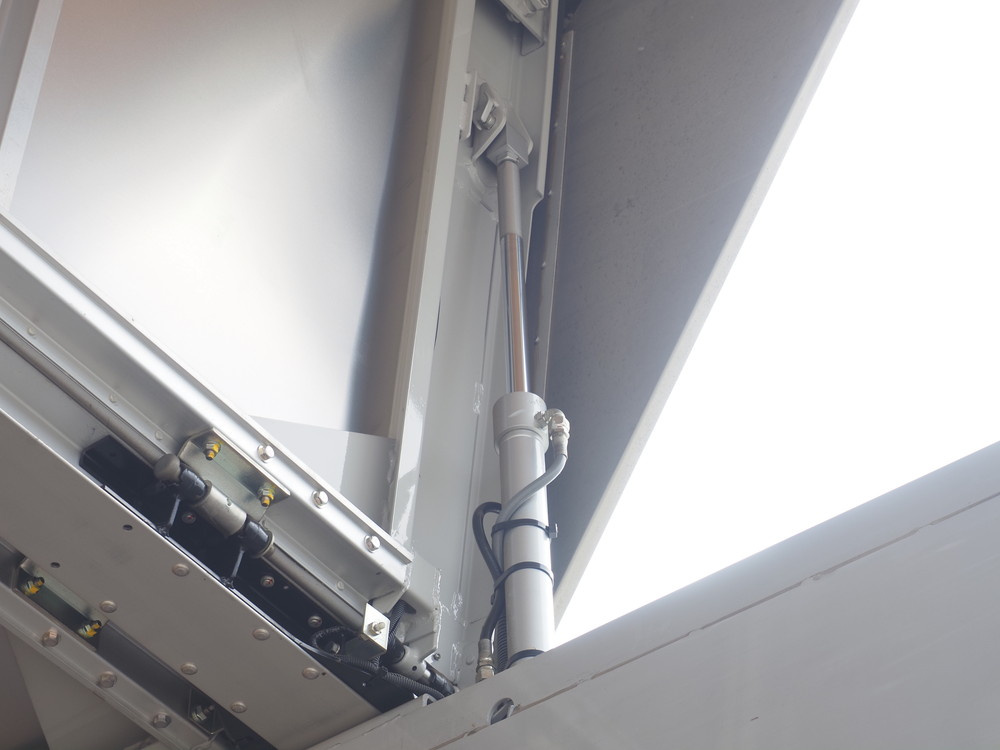 いすゞ フォワード ウイング車 中型 TKG-FRR90S2 年式 H28[写真09]