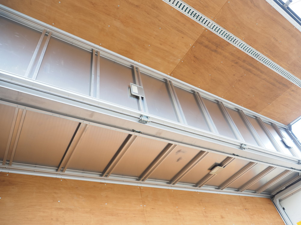 いすゞ フォワード ウイング車 中型 TKG-FRR90S2 年式 H27[写真20]