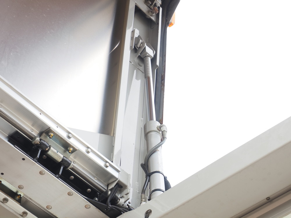 いすゞ フォワード ウイング車 中型 TKG-FRR90S2 年式 H27[写真17]