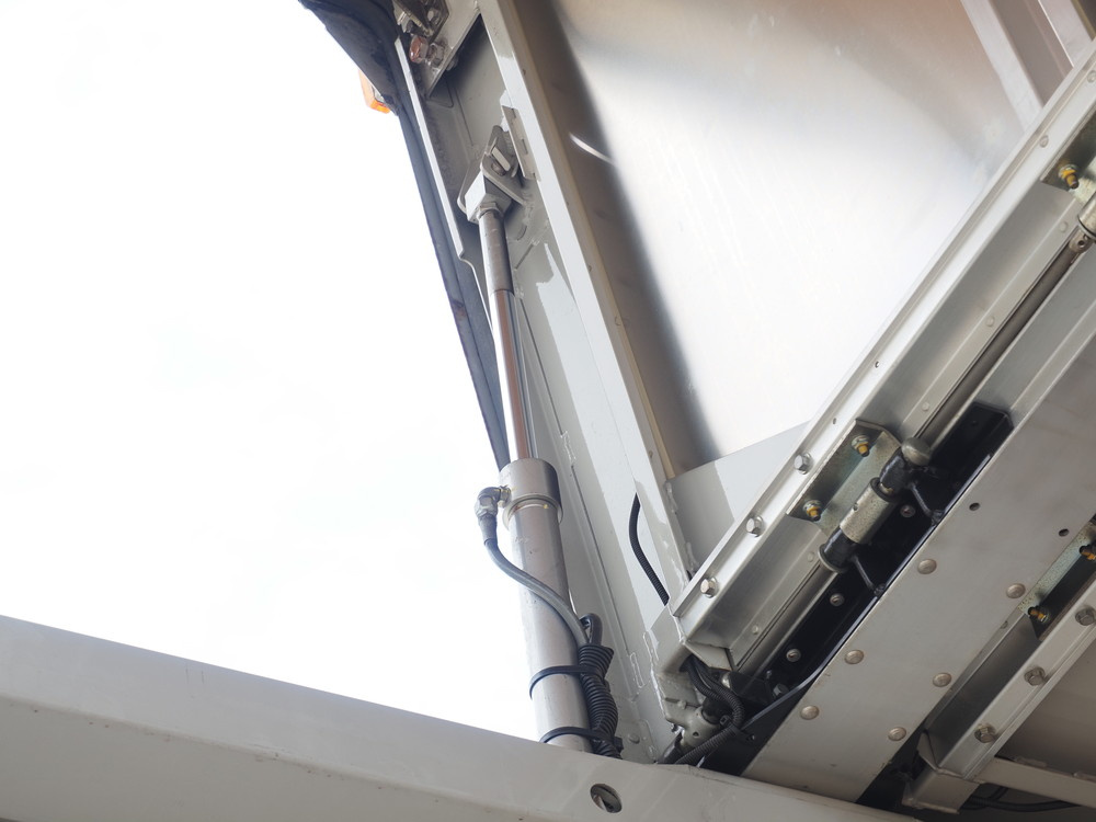 いすゞ フォワード ウイング車 中型 TKG-FRR90S2 年式 H27[写真12]