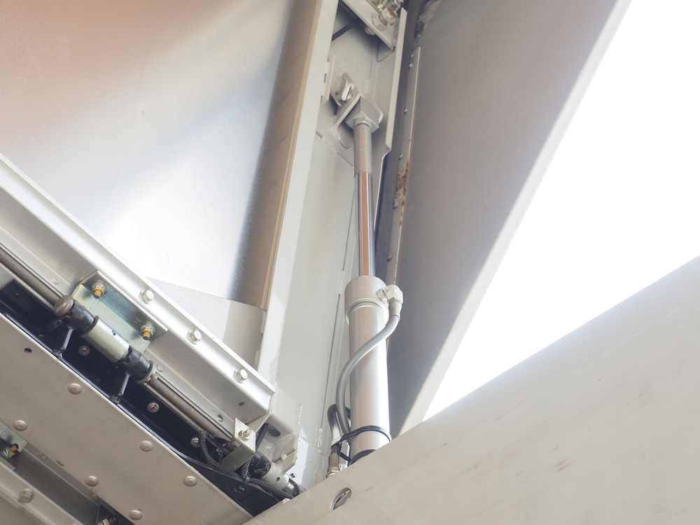 いすゞ フォワード ウイング車 中型 TKG-FRR90S2 年式 H27[写真11]