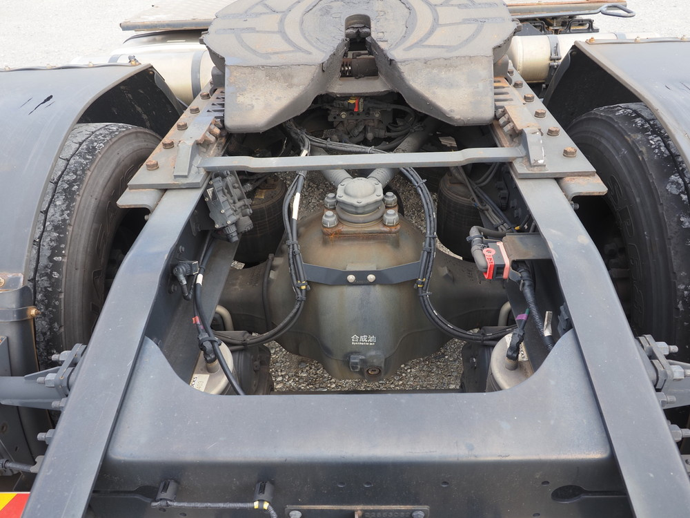 UDトラックス クオン トラクタ 大型 2PG-GK5AAD 年式 R4[写真37]