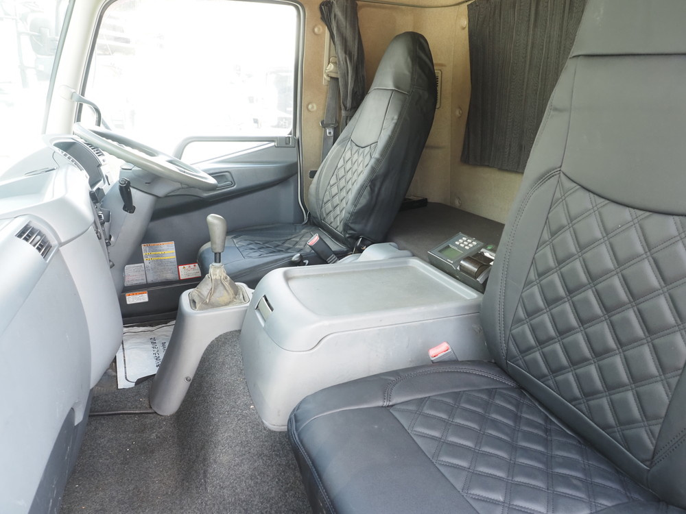 三菱ふそう ファイター 冷凍バン 中増t TKG-FK62FY 年式 H27[写真28]