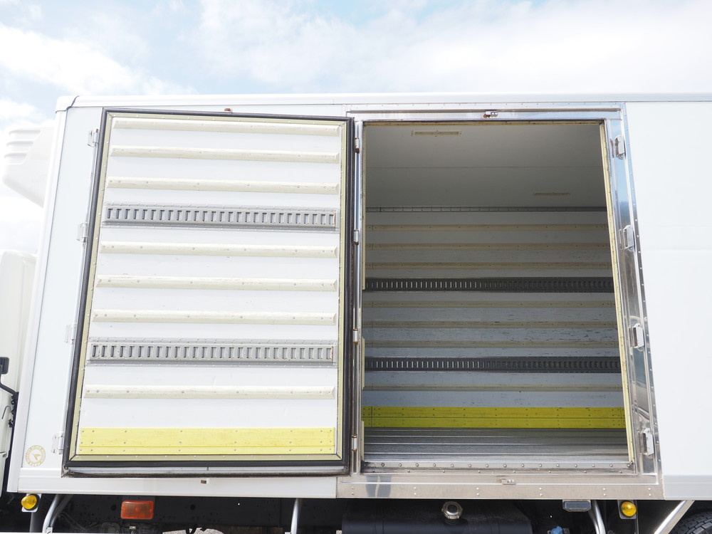 三菱ふそう ファイター 冷凍バン 中増t TKG-FK62FY 年式 H27[写真17]