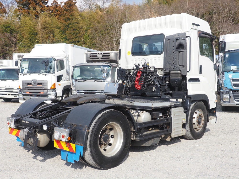 いすゞ ギガ トラクタ 大型 QKG-EXD52BD 年式 H28[写真04]