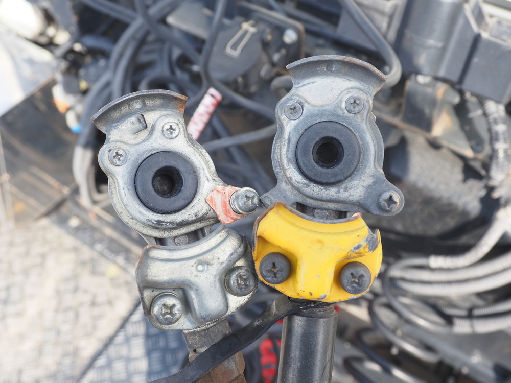 いすゞ ギガ トラクタ 大型 QKG-EXD52BD 年式 H28[写真10]