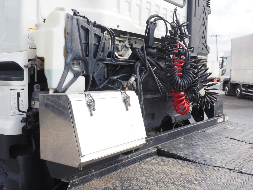 いすゞ ギガ トラクタ 大型 QKG-EXD52BD 年式 H28[写真13]