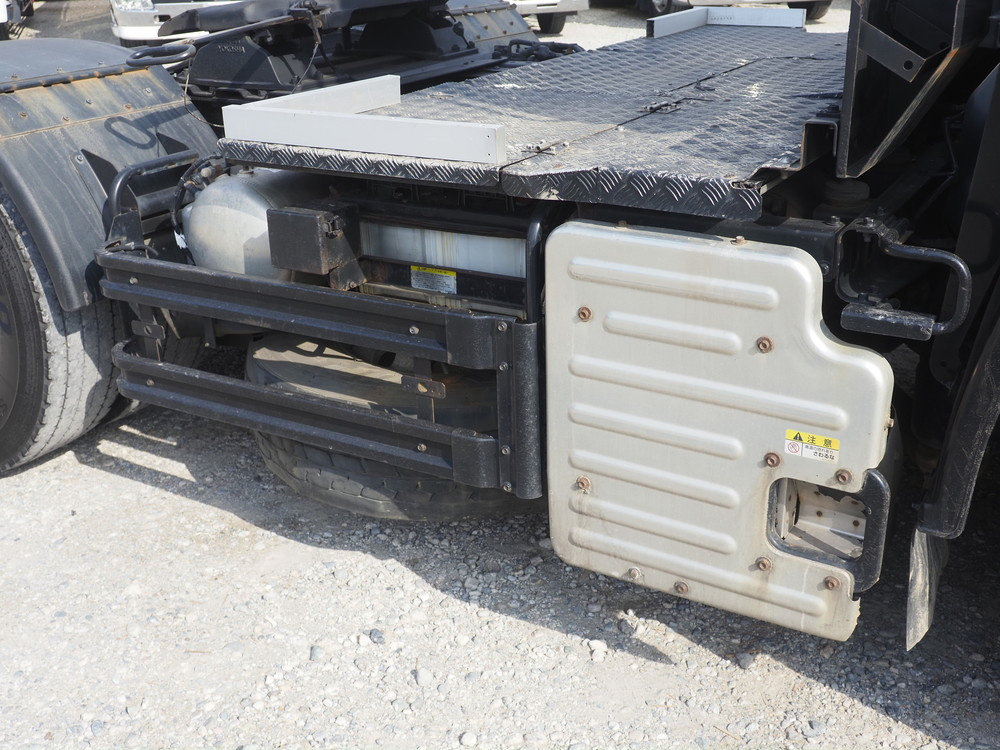 いすゞ ギガ トラクタ 大型 QKG-EXD52BD 年式 H28[写真05]