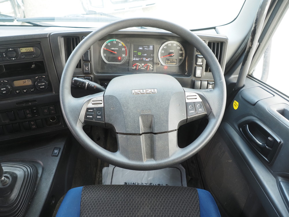いすゞ ギガ トラクタ 大型 QKG-EXD52BD 年式 H28[写真18]