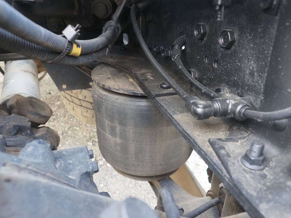 いすゞ ギガ トラクタ 大型 QKG-EXD52BD 年式 H28[写真23]