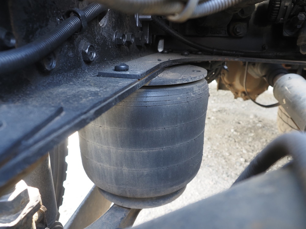 いすゞ ギガ トラクタ 大型 QKG-EXD52BD 年式 H28[写真22]