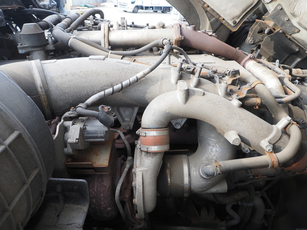 いすゞ ギガ トラクタ 大型 QKG-EXD52BD 年式 H28[写真30]