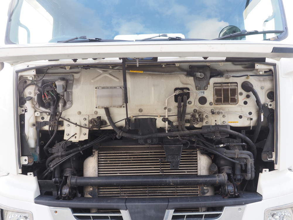 いすゞ ギガ トラクタ 大型 QKG-EXD52BD 年式 H28[写真29]