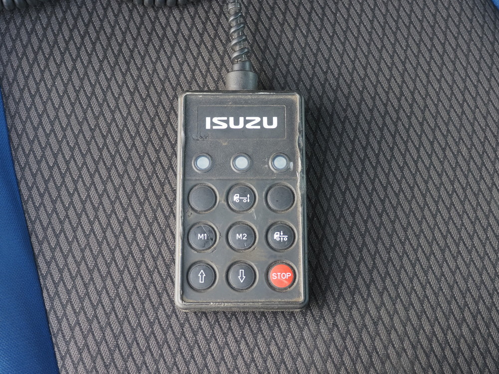 いすゞ ギガ トラクタ 大型 QKG-EXD52BD 年式 H28[写真24]