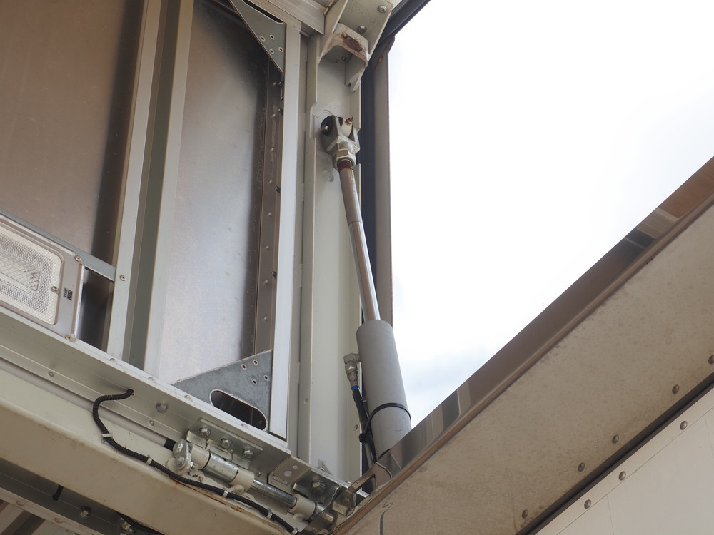 いすゞ ギガ ウイング車 大型 2PG-CYJ77C 年式 R1[写真21]