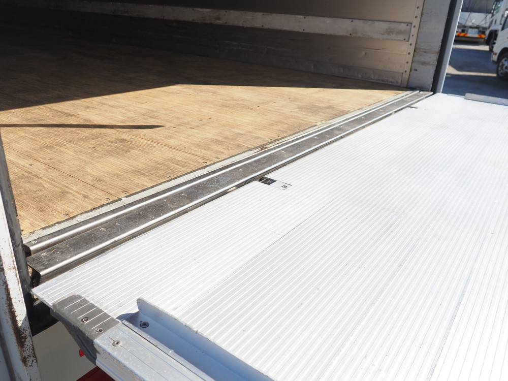 いすゞ フォワード ウイング車 中型 TKG-FRR90S2 年式 H27[写真28]