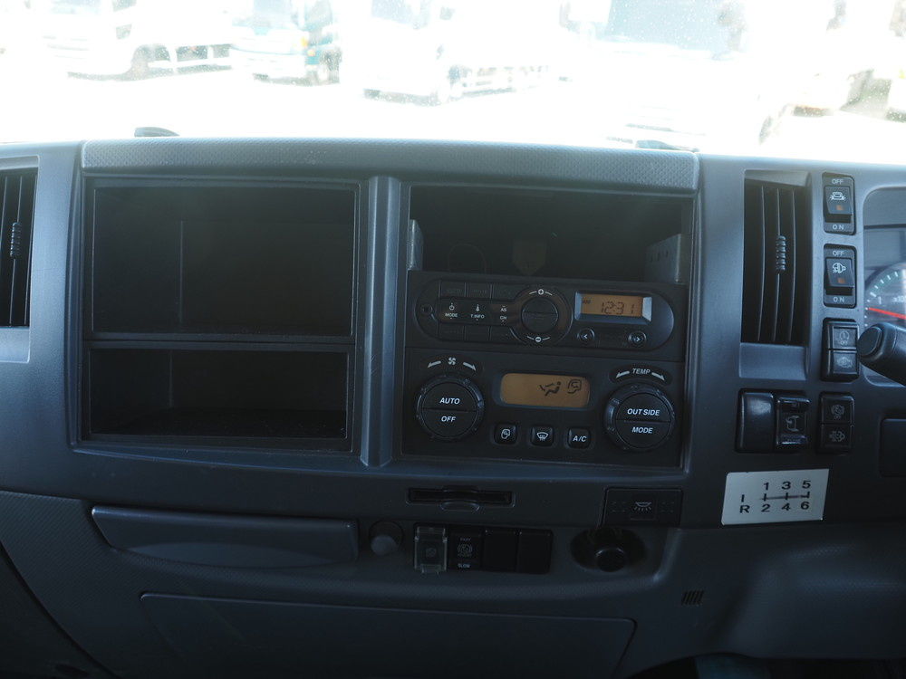 いすゞ フォワード ウイング車 中型 TKG-FRR90S2 年式 H27[写真36]