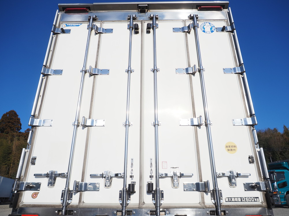 いすゞ ギガ 冷凍バン 大型 QKG-CYJ77B 年式 H29[写真07]