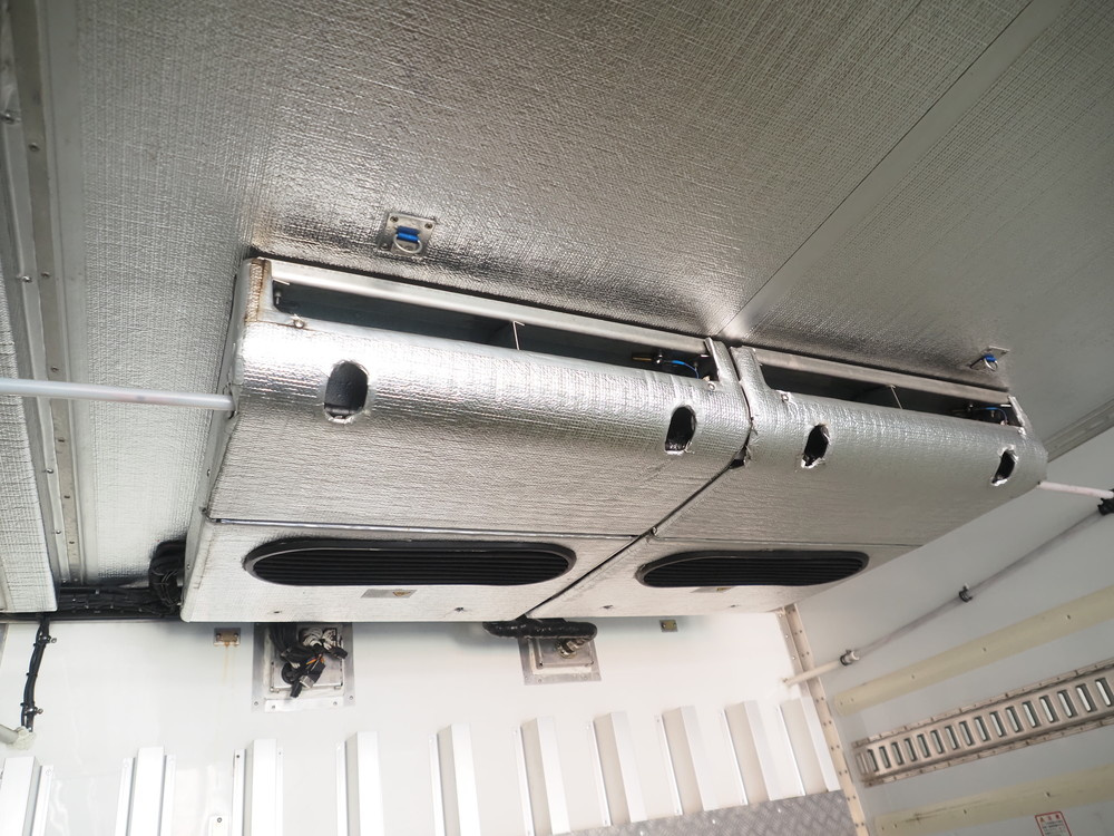 いすゞ ギガ 冷凍バン 大型 QKG-CYJ77B 年式 H29[写真21]