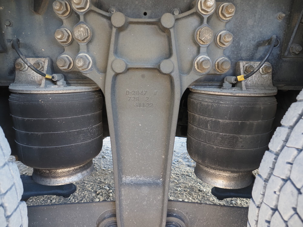 いすゞ ギガ 冷凍バン 大型 QKG-CYJ77B 年式 H29[写真36]