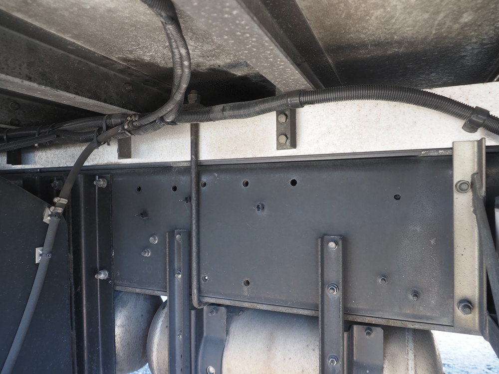 いすゞ ギガ 冷凍バン 大型 QKG-CYJ77B 年式 H29[写真40]