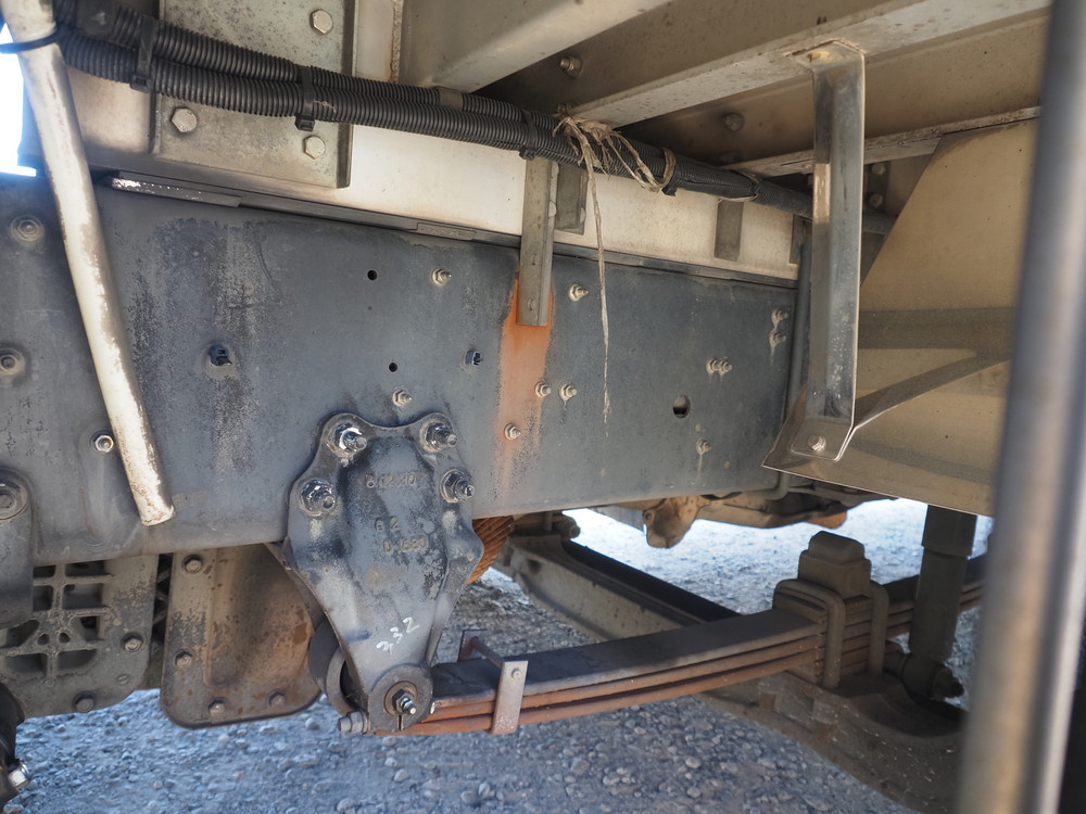 いすゞ ギガ 冷凍バン 大型 QKG-CYJ77B 年式 H29[写真38]