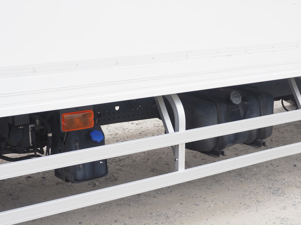 いすゞ フォワード 冷凍バン 中増t 2PG-FTR90V2 年式 R2[写真11]