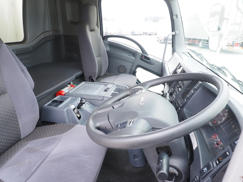 いすゞ フォワード 冷凍バン 中増t 2PG-FTR90V2 年式 R2[写真25]