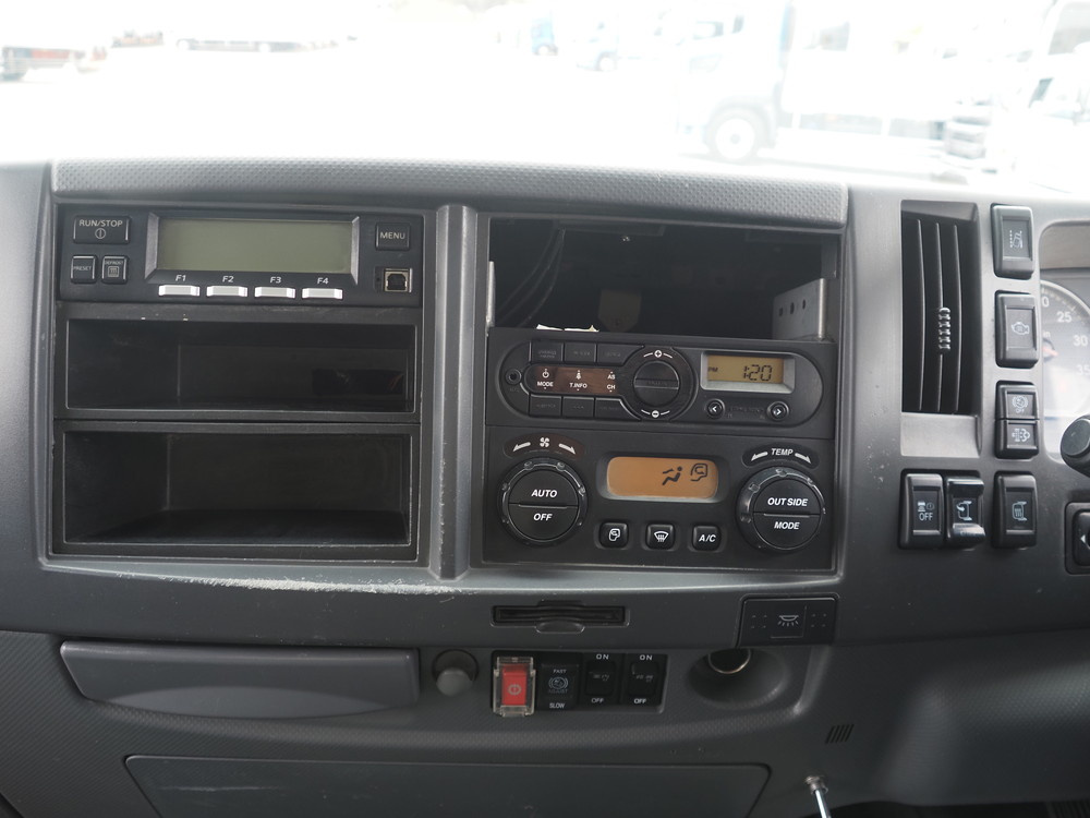 いすゞ フォワード 冷凍バン 中増t 2PG-FTR90V2 年式 R2[写真29]