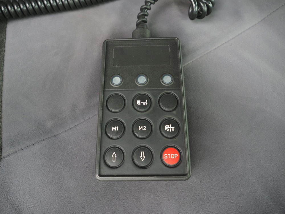 いすゞ フォワード 冷凍バン 中増t 2PG-FTR90V2 年式 R2[写真30]