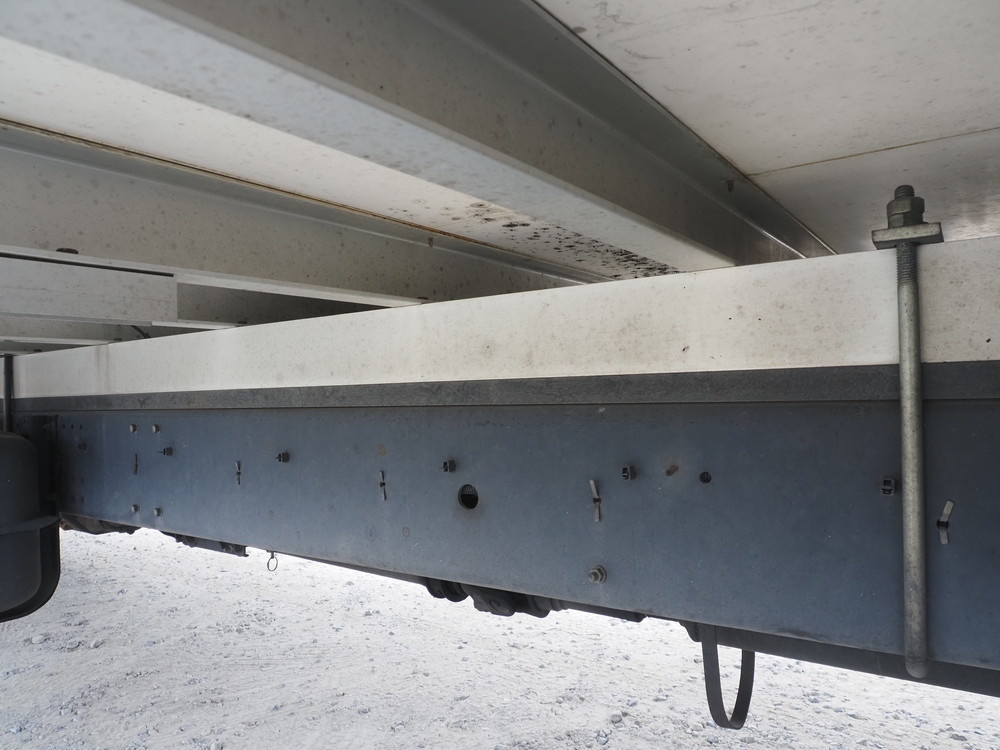 いすゞ フォワード 冷凍バン 中増t 2PG-FTR90V2 年式 R2[写真40]