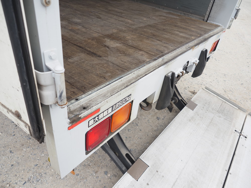 いすゞ ギガ ウイング車 大型 QKG-CYJ77A 年式 H27[写真27]