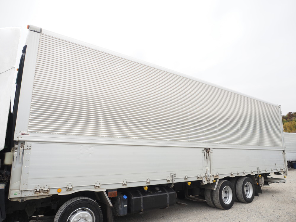 いすゞ ギガ ウイング車 大型 QKG-CYJ77A 年式 H27[写真14]