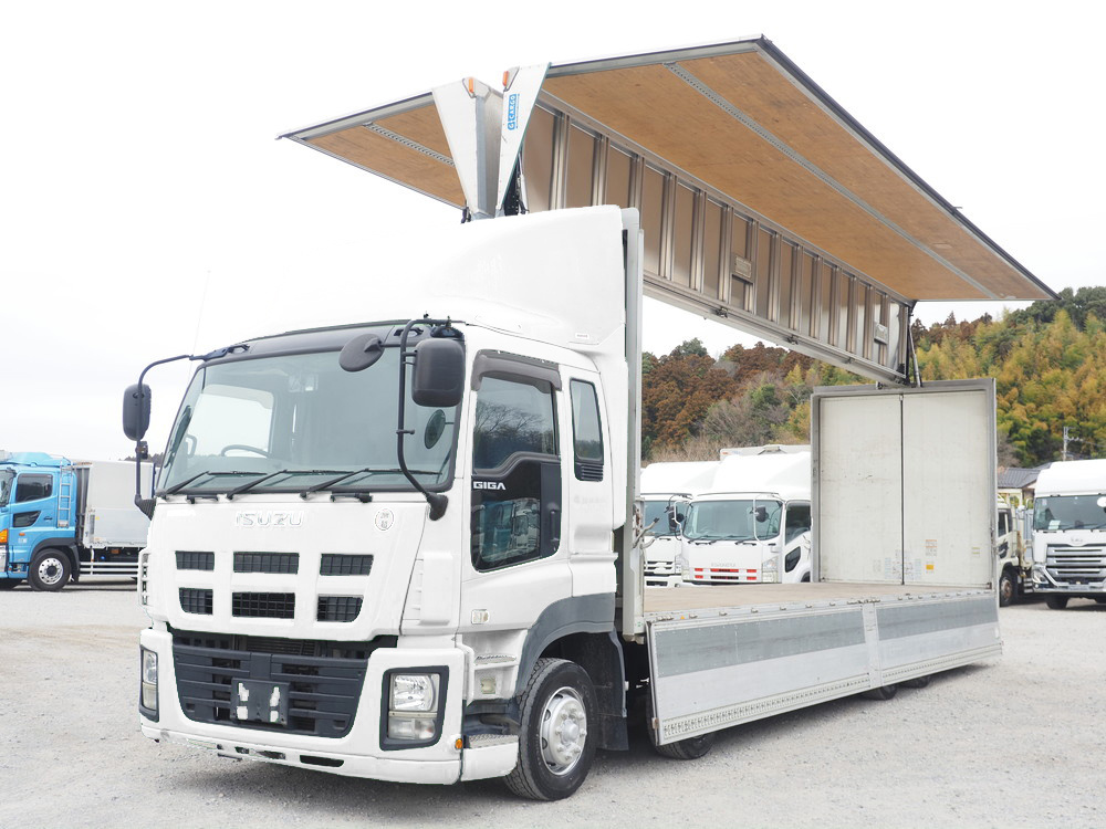 いすゞ ギガ ウイング車 大型 QKG-CYJ77A 年式 H27[写真02]