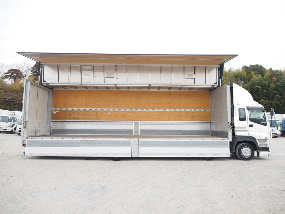 いすゞ ギガ ウイング車 大型 QKG-CYJ77A 年式 H27[写真10]