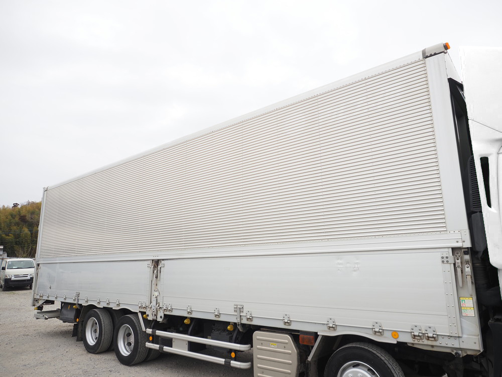 いすゞ ギガ ウイング車 大型 QKG-CYJ77A 年式 H27[写真09]